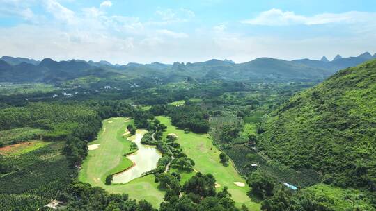 桂林漓江两岸山水风光