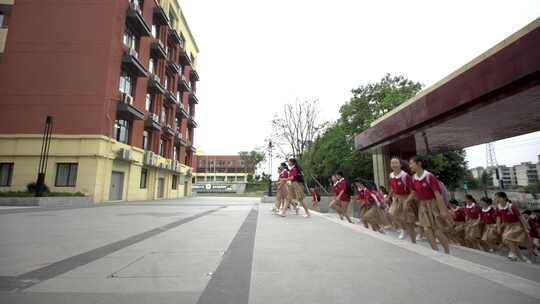 学生上学放学视频素材模板下载