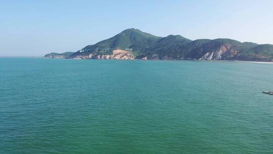 大海航拍蓝色海面水天一色海岸