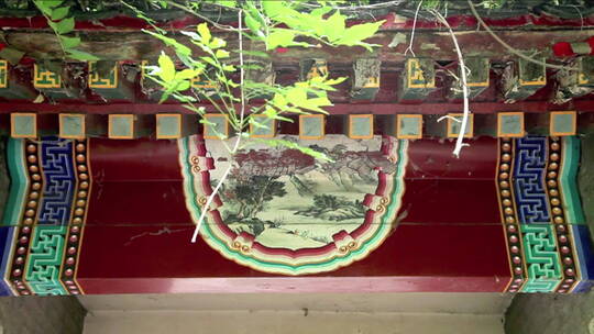 中式建筑房梁上的彩绘特写视频素材模板下载