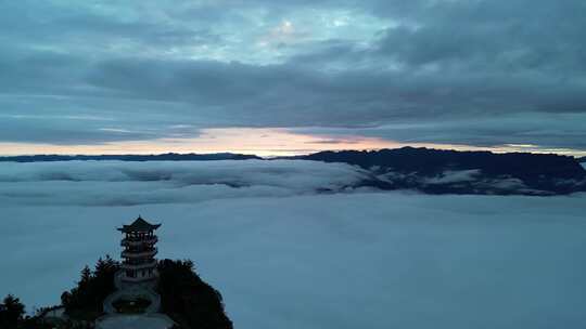 四川广元曾家山龙神阁美景