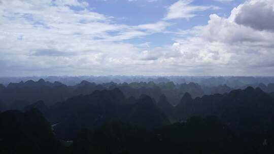 广西早晨大山晨光山川山峰光影山脉喀斯特