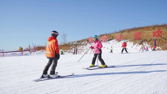 学习滑雪视频素材模板下载