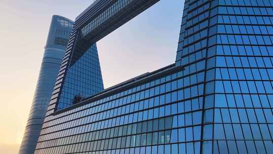 上海浦东新区航拍陆家嘴上海环球金融中心三视频素材模板下载