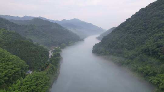 航拍湖南郴州雾漫小东江风景区4k