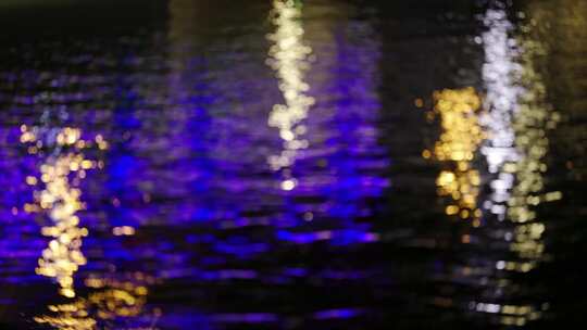 水面反射灯光波光粼粼虚化光斑