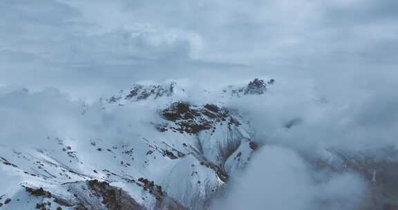 航拍昆仑山