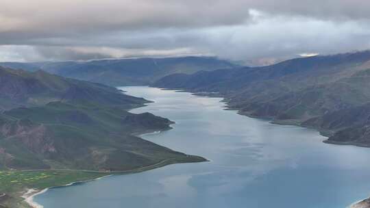 西藏山南市羊湖航拍空镜