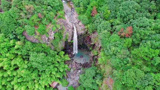 浙江宁波宁海雁苍山瀑布风景航拍