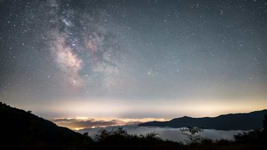 延时拍摄夜晚星空