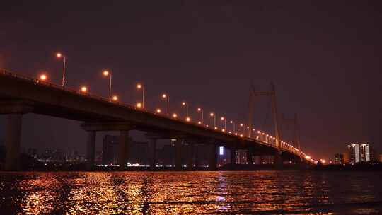 长沙湘江三汊矶大桥江面河水夜景