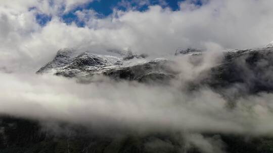 4K冬日风景雪景雪山云彩