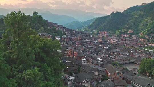 人间仙境，我试图追赶过你,山鸟与鱼不同路