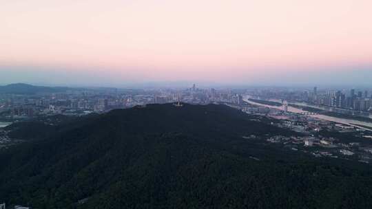 傍晚的长沙岳麓山全景航拍