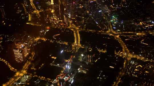 飞机机舱外的深圳夜景