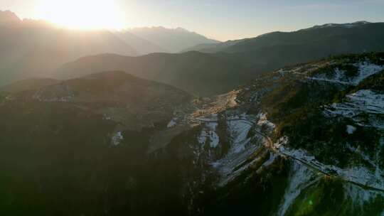 云南香格里拉雪山公路