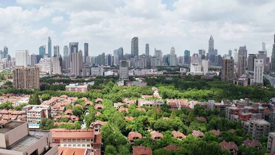 航拍上海城市高空绿化城市前进高楼大厦