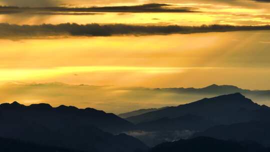 4K航拍四川雅安牛背山夕阳自然美景