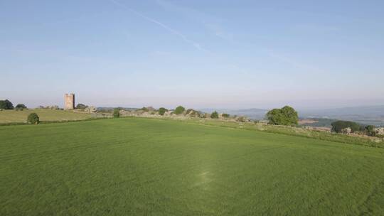 航拍的乡村田野景观