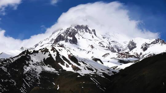 4K登峰登山高山雪山攀登冬季滑雪