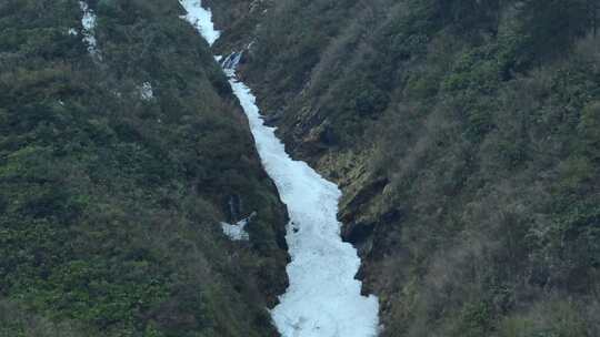 森林溪流流水