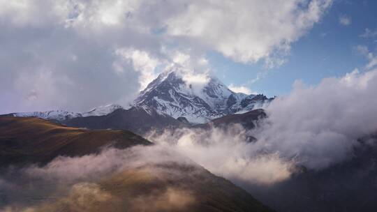 航拍山脉景观