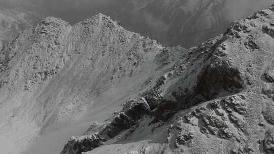 青藏高原海东互助北山景区雪山顶圣母天池