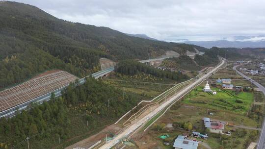 香格里拉，高速路，河流，高原，农场，藏区