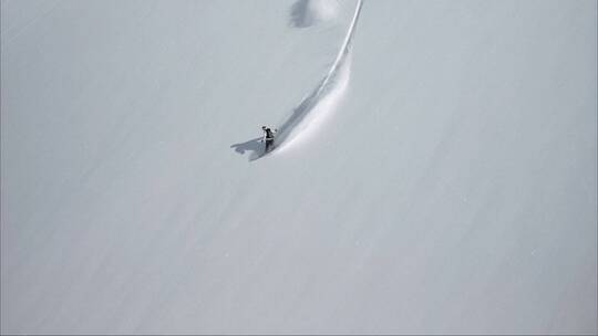 极限运动高山划雪