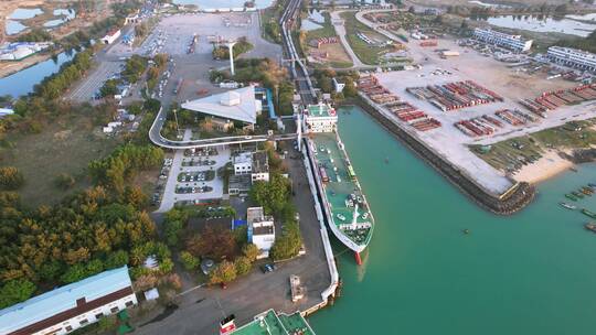 海南海口粤海铁路南港港口码头轮船轮渡航拍视频素材模板下载