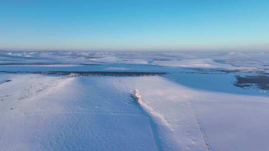 大兴安岭丘陵山地冬季雪景风光