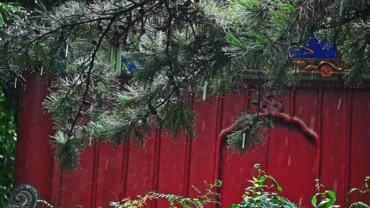 中国风寺庙古建筑下雨雨滴慢镜头