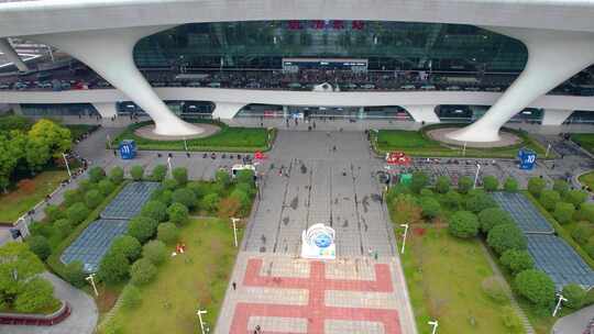 杭州上城区火车东站进站口人流航拍视频素材模板下载