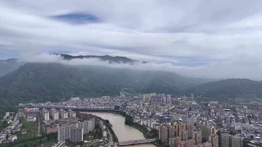 航拍318风景线西藏建筑群寺庙高海拔穿云海