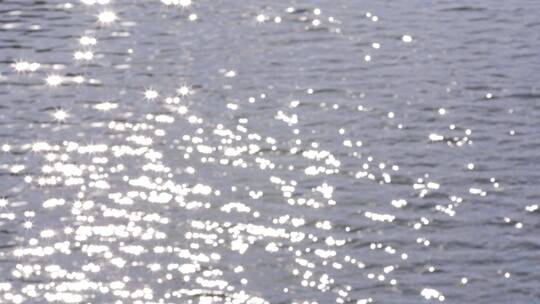 【空镜】4K河湖水面阳光-波光粼粼-虚焦变焦