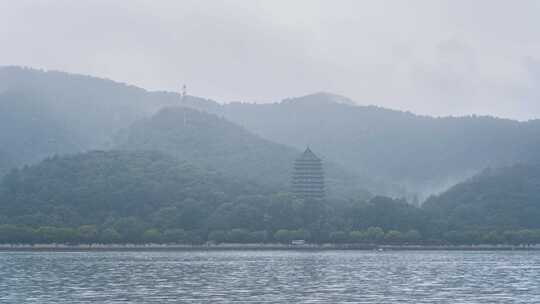 杭州钱塘江边六和塔雨天风景延时