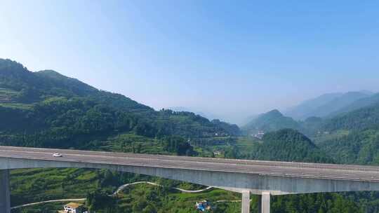 大山深处 高速路 高架桥 桥梁工程 贵州高速