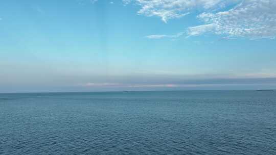 大海航拍海洋海面无人机贴水面飞行飞越大海视频素材模板下载