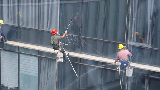 城市楼宇高空作业擦玻璃清洁高空作业