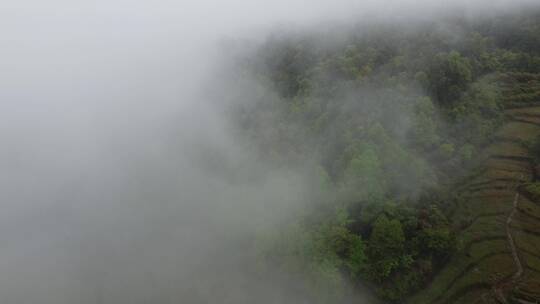 航拍山里风景