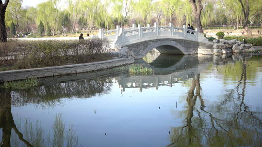 北京_湖上的石桥02