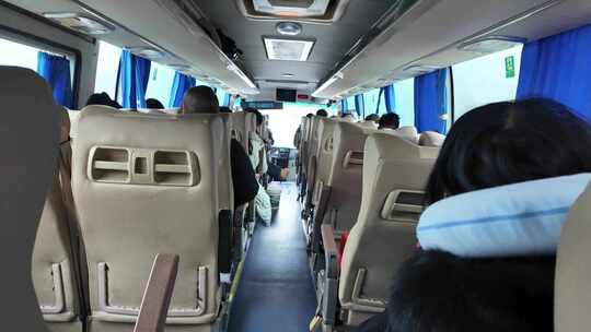 车厢大巴车公交车乘车坐车座椅位置视频素材模板下载