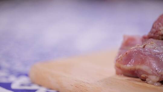 瘦肉红肉牛肉鸭肉肉块视频素材模板下载