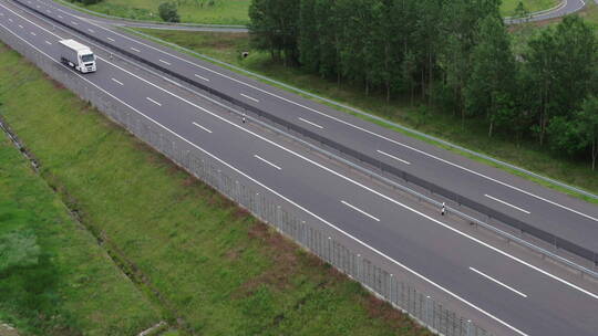 卡车 货车 运输 陆运 高速公路