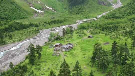 云南迪庆雨崩村冰湖梅里雪山自然风光