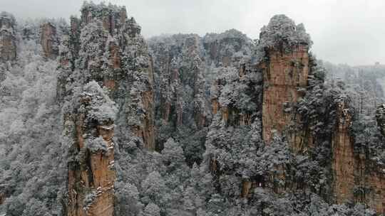 张家界武陵源袁家界云海雪景无人机航拍山峰