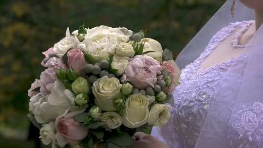 婚礼现场新娘手中的捧花