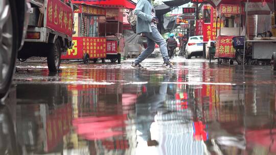 城中村下雨污水脏乱差环境视频素材模板下载