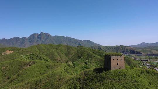 北京密云古北口卧虎山长城夏季风光城楼展示