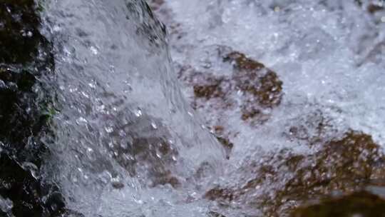 河边流水河流河水小溪山泉泉水流体液体水流